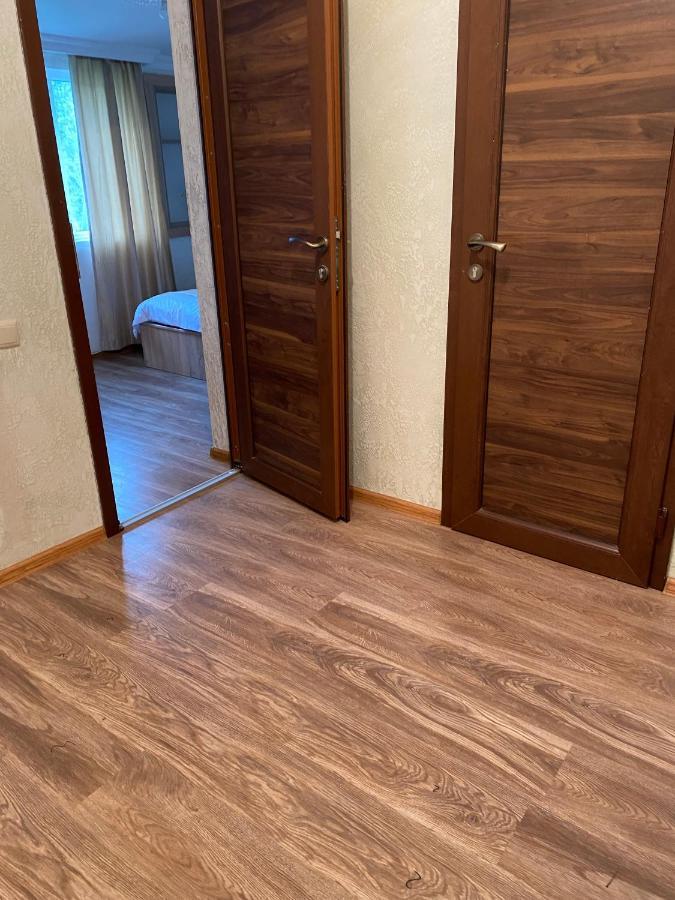 Holiday House Chkonia Hotel Batumi Bagian luar foto