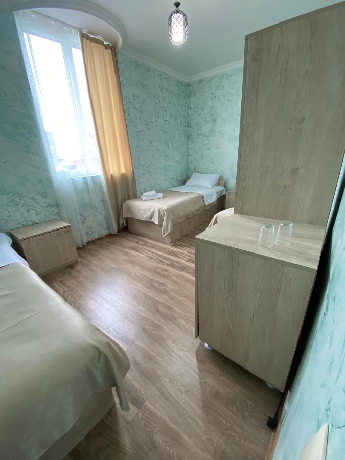 Holiday House Chkonia Hotel Batumi Bagian luar foto