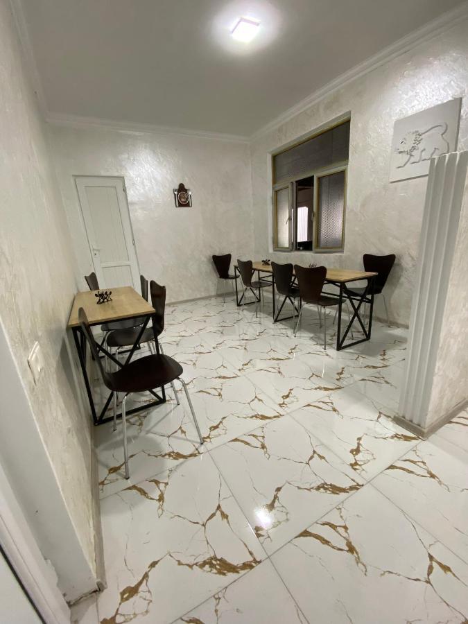 Holiday House Chkonia Hotel Batumi Bagian luar foto