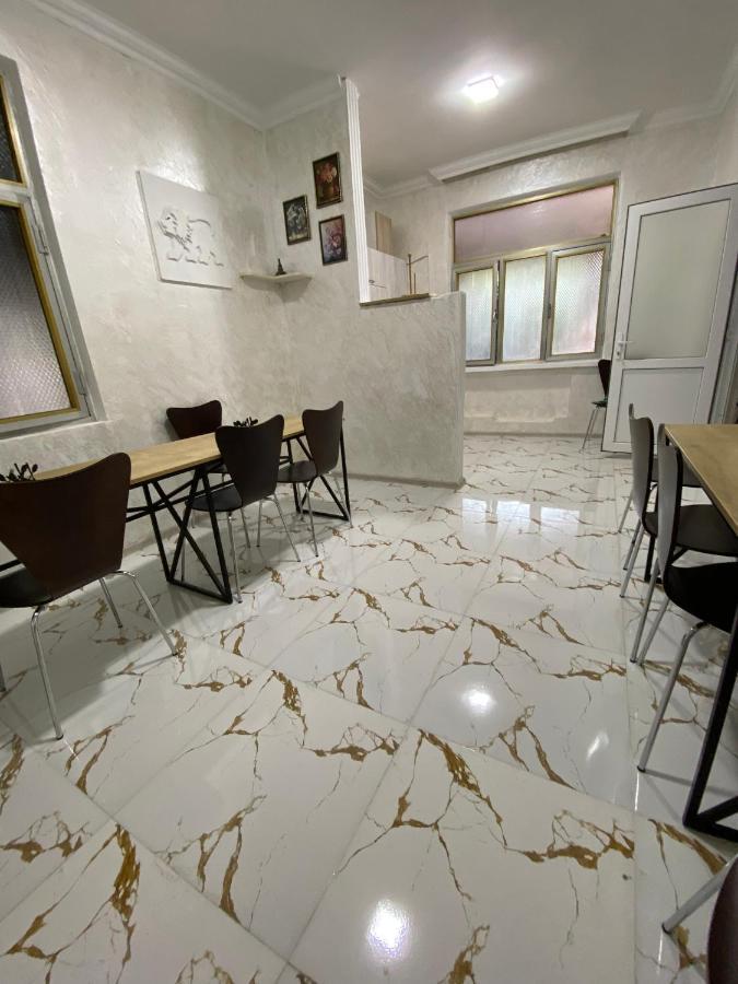 Holiday House Chkonia Hotel Batumi Bagian luar foto