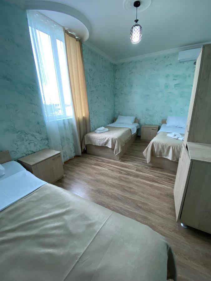 Holiday House Chkonia Hotel Batumi Bagian luar foto