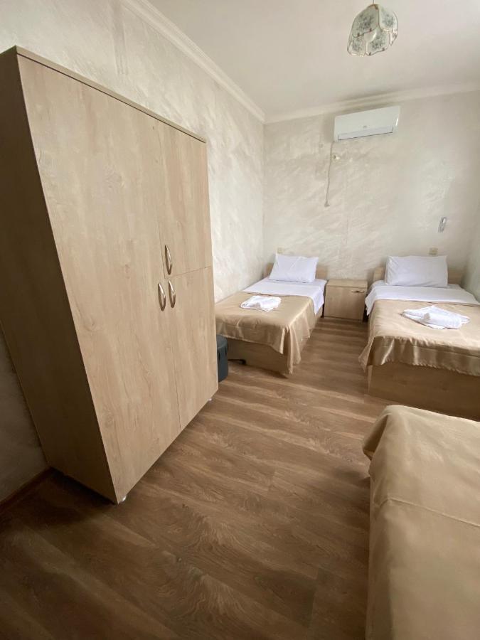 Holiday House Chkonia Hotel Batumi Bagian luar foto