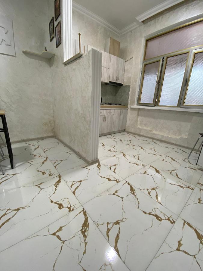 Holiday House Chkonia Hotel Batumi Bagian luar foto