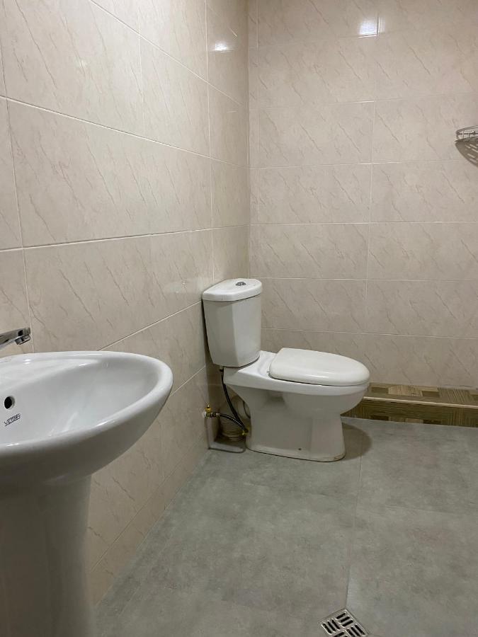 Holiday House Chkonia Hotel Batumi Bagian luar foto