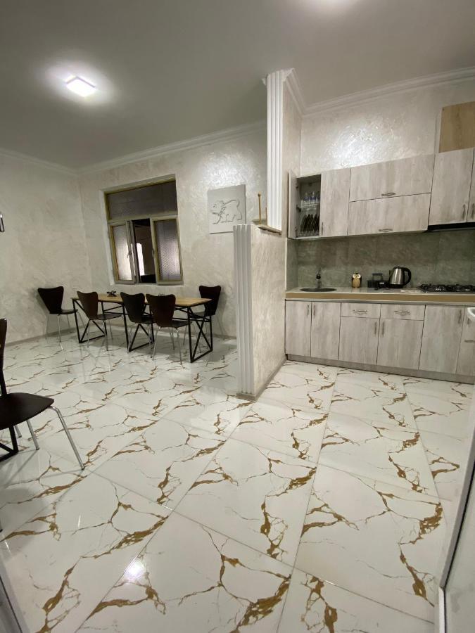 Holiday House Chkonia Hotel Batumi Bagian luar foto