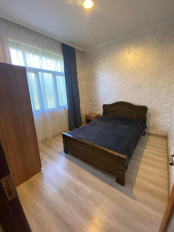 Holiday House Chkonia Hotel Batumi Bagian luar foto