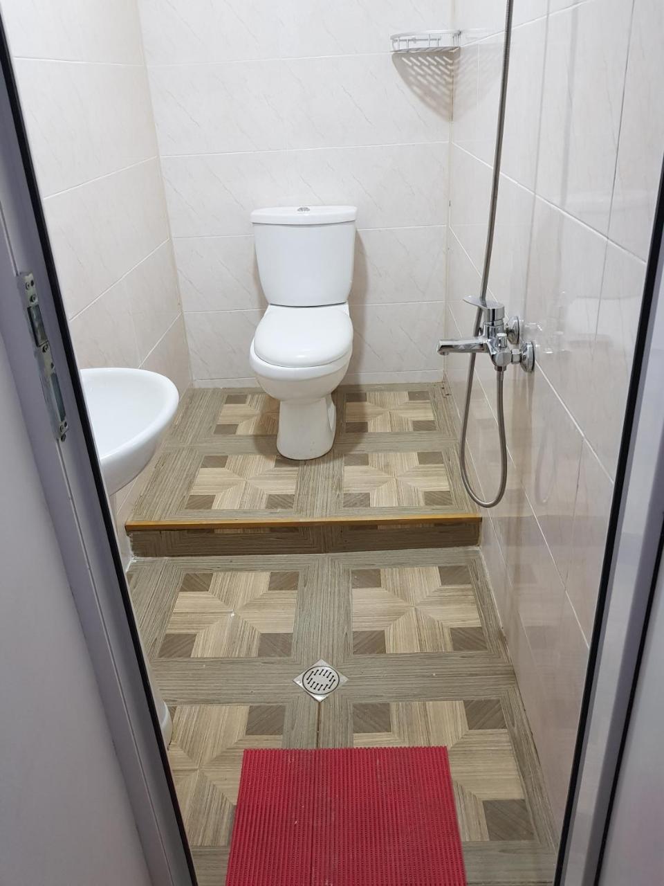Holiday House Chkonia Hotel Batumi Bagian luar foto