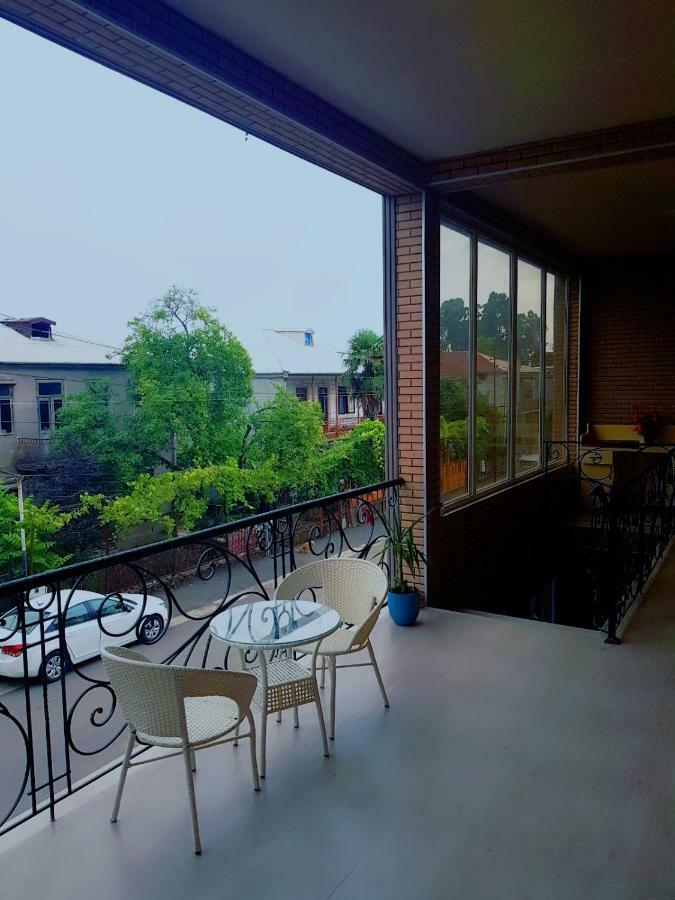 Holiday House Chkonia Hotel Batumi Bagian luar foto